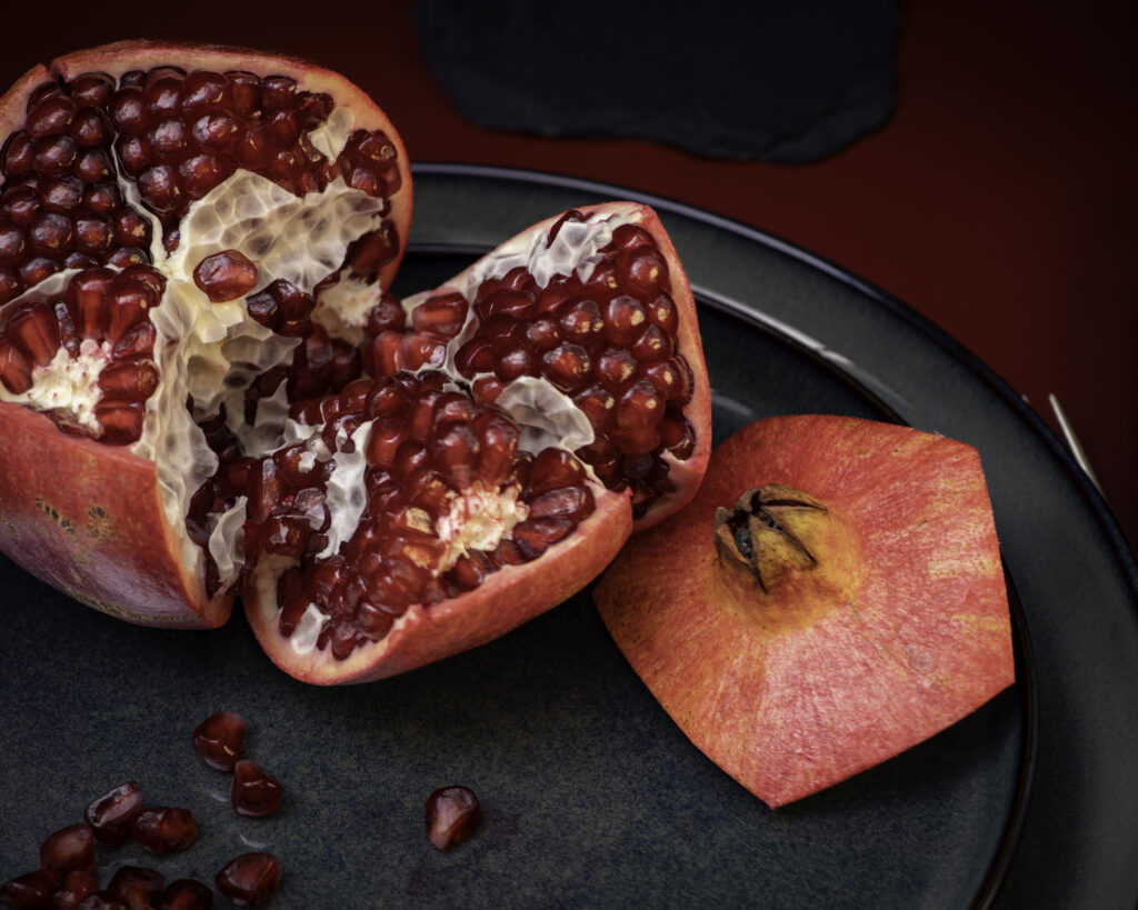 Granatapfel offenIII Food Fotograf Schweinfurt | Foodfotografie Marken